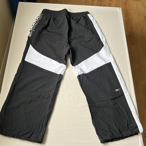 Reebok oversized women’s XL black and white pants - Picture 3 of 7